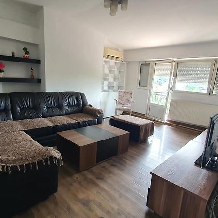 Spacious Apartment Skopje Exterior foto